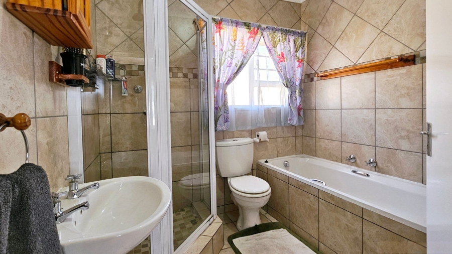 2 Bedroom Property for Sale in Hillside Free State